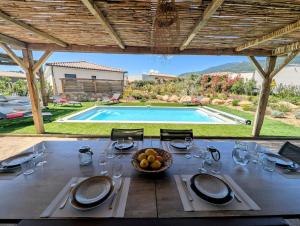 Villas House with pool : photos des chambres