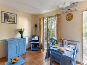Maisons de vacances Maisonette in Gaujac near Village Center : photos des chambres