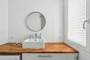 Nice apartment in the heart of Paris by Weekome