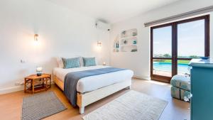 Villa Casa Amendoeiras by LovelyStay