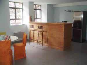 Lovely house with grass garden shared swimmingpool next to the river Ard che