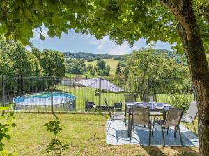 Maisons de vacances Tranquil Holiday Home in Soturac with pool : photos des chambres
