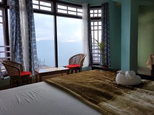 The Mountain Range Homestay