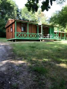 Maisons de vacances Chalets Camping Lacs d-Armagnac : photos des chambres