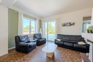 Maisons de vacances Lou Vaou - Maison Climatisee avec Piscine : photos des chambres