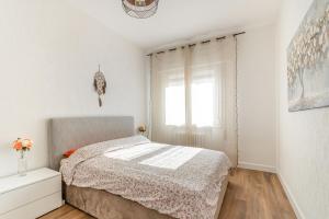 GuestHost - Bright Apartment near Mestre Station