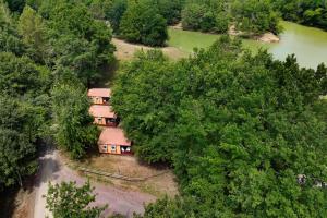 Maisons de vacances Chalets Camping Lacs d-Armagnac : photos des chambres
