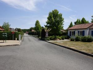 Maisons de vacances Amazing holiday home in Les Forges with terrace : photos des chambres