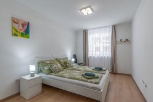 Marias Family Home with free Parking