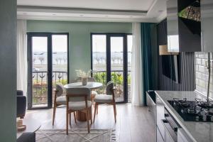 Modern & Stylish 2BR Haven by the Sea in Yedikule