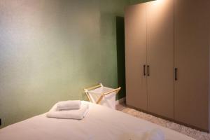 Modern & Stylish 2BR Haven by the Sea in Yedikule