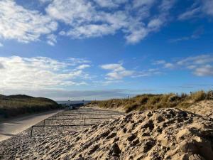 Dünenblick am Meer aber 400 meter entfernt, mit renoviertem Badezimmer
