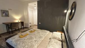 Mestia Retreat Sleeps 12 with Garden