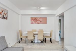 Bright & Family Flat in Paço de Arcos by HostWise