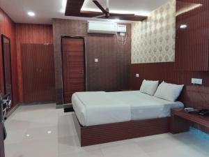 Townhouse Jawaharlal Nehru Stadium Chennai Central Formerly Akshaya Guest House