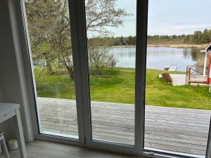 Sjöstuga, lake view cottage