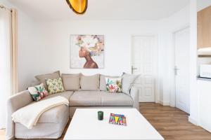 Home2Book Dreamy View Of The Bay Private Terrace