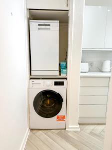 Folkestone Oasis - Central 2 Bedroom Apartment - Pets Welcome!