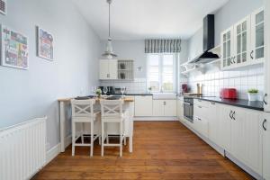 Bright Apartment Słupecka with Parking in Poznań by Noclegi Renters