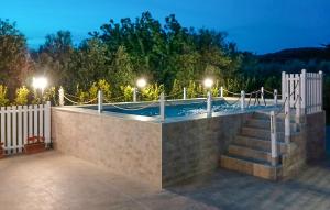 Stunning Home In Cecina