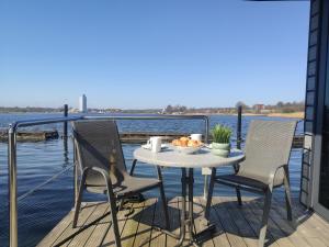 Hausboot Fjord Serina mit Biosauna in Schleswig