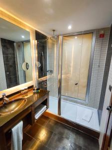 Deluxe Double Room with Sea View room in Cevahir Hotel Istanbul Asia