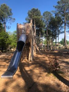 Villas Modern house with pool, between lake and forest : photos des chambres