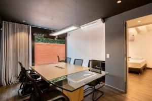 5BR Poblado Villa close to Lleras Jacuzzi Cinema AC