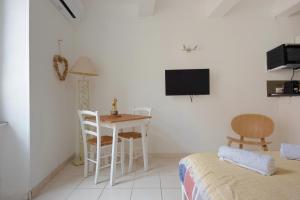Appartements Studio Romarin : photos des chambres