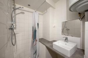 Appartements Studio Romarin : photos des chambres
