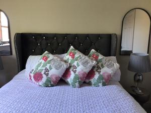 Stunning Fir Trees Corner 3 bedroom detached Executive house with free drive way parking for 2 vehicles 1 mile from M5 dogs welcome