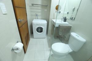 1BR condo at One Uptown Residence in BGC