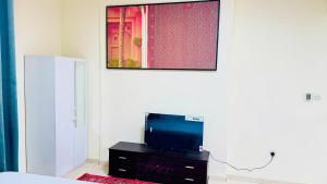 Immaculate 1BHK Charming Central