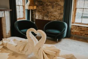 Le Petit Chateau & William de Percy