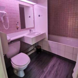 Hotels Logis Hotel Le Cerf : photos des chambres