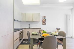 Bilocale vicino tram 2, smart TV e internet veloce