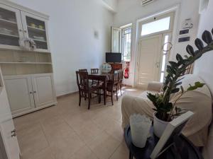 LIBECCIO HOUSE-Relax e Stile a Due Passi dal Mare