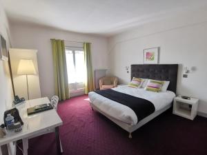 Hotels Logis Hotel Le Cerf : photos des chambres