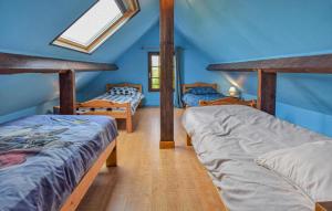Maisons de vacances 3 Bedroom Amazing Home In Grandmesnil : photos des chambres