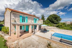 Lovely House Kristina with a pool