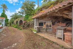 Los Dragos Y Volcán