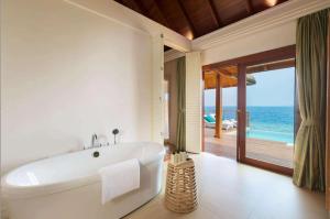 Dusit Thani Maldives - Mudhdhoo Island, Baa Atoll