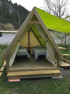 Campings Camping Frederic Mistral : photos des chambres