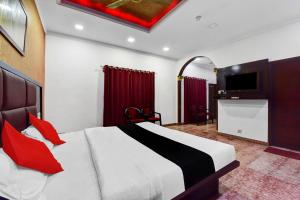 Townhouse Oak Sindhi Camp Near Station Road Formerly Hotel Rawat