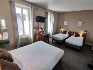 Hotels Logis Hotel Le Cerf : photos des chambres