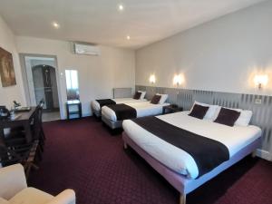 Hotels Logis Hotel Le Cerf : photos des chambres