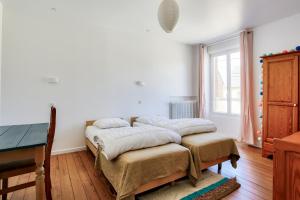 Maisons de vacances Grande maison pour 6 avec jardin et terrasse : photos des chambres