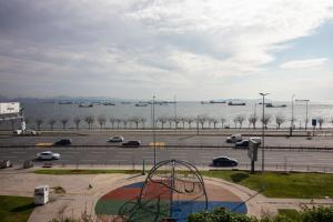 Classy 2BR Hideaway with Dazzling Panorama