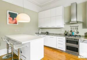 Beautiful flat in front of a park baby friendly