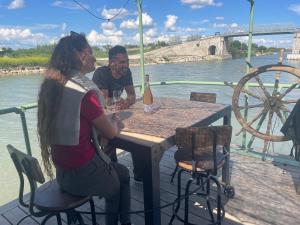 Bateaux La cabane a fleur d eau au coeur de la Camargue : photos des chambres